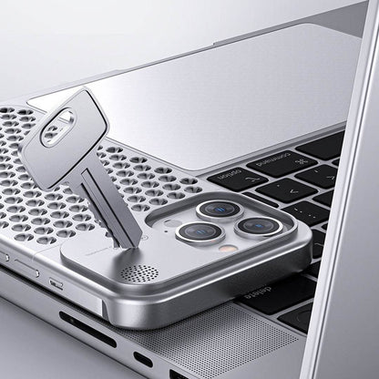 iPhone 14 Series Aero Mesh Â® Metallic Hybrid Case