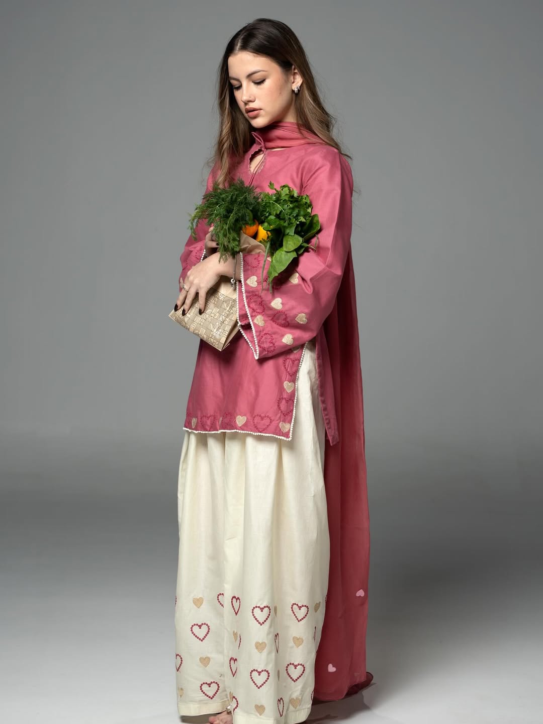 Gulabo Farshi Salwar Set