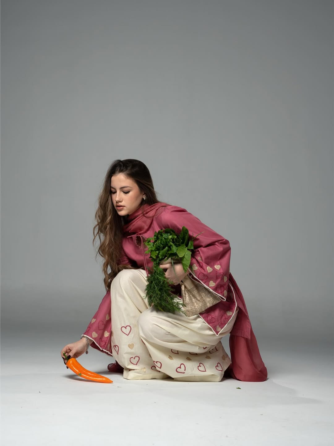 Gulabo Farshi Salwar Set
