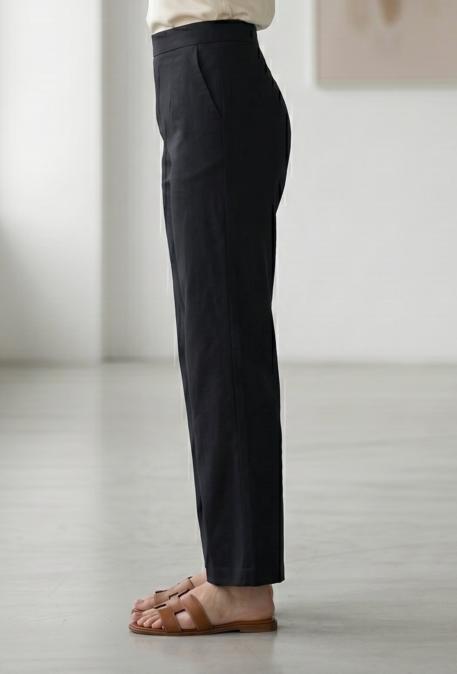 Black Straight-Fit Ankle-Length Pant