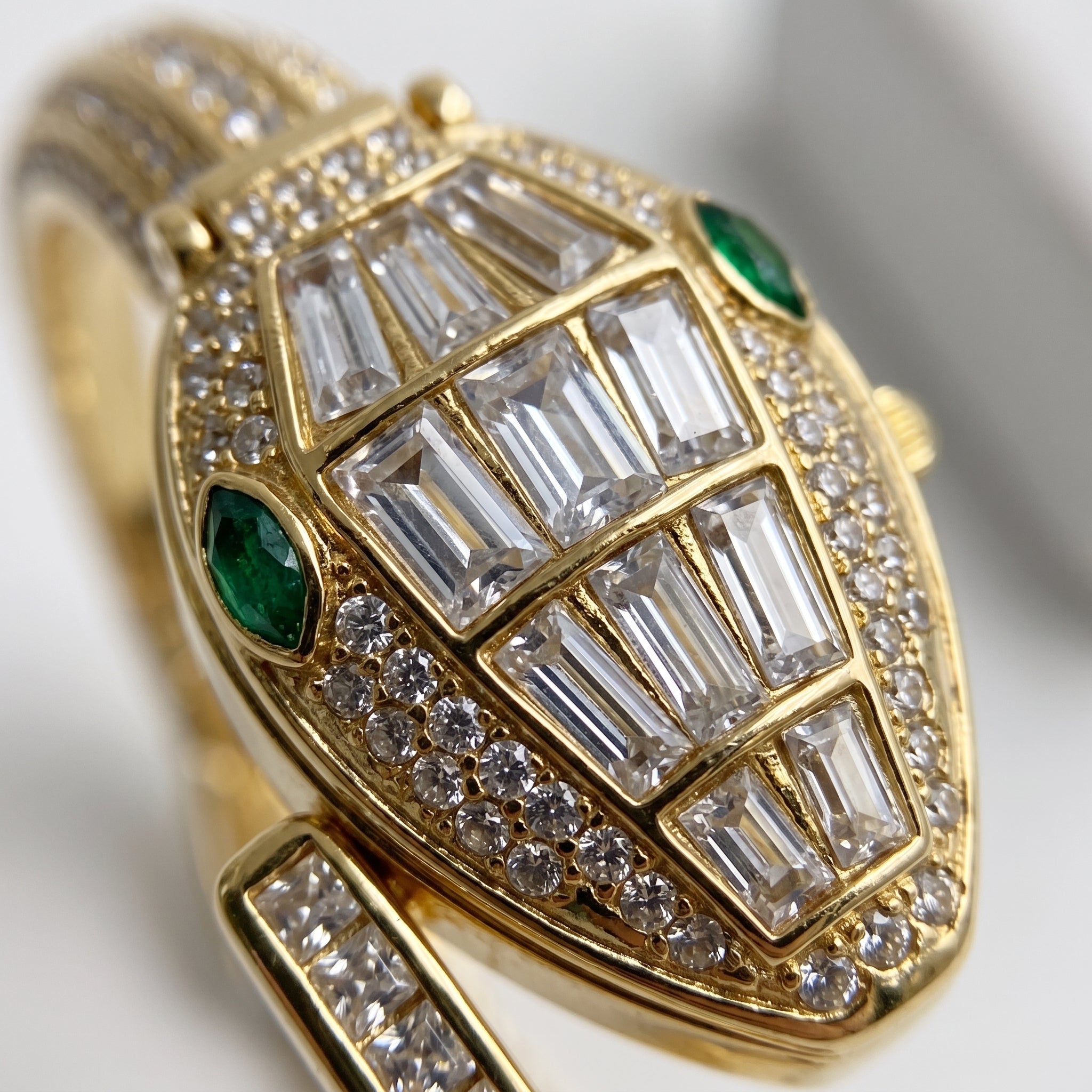 Ivory Serpentyne Crystal