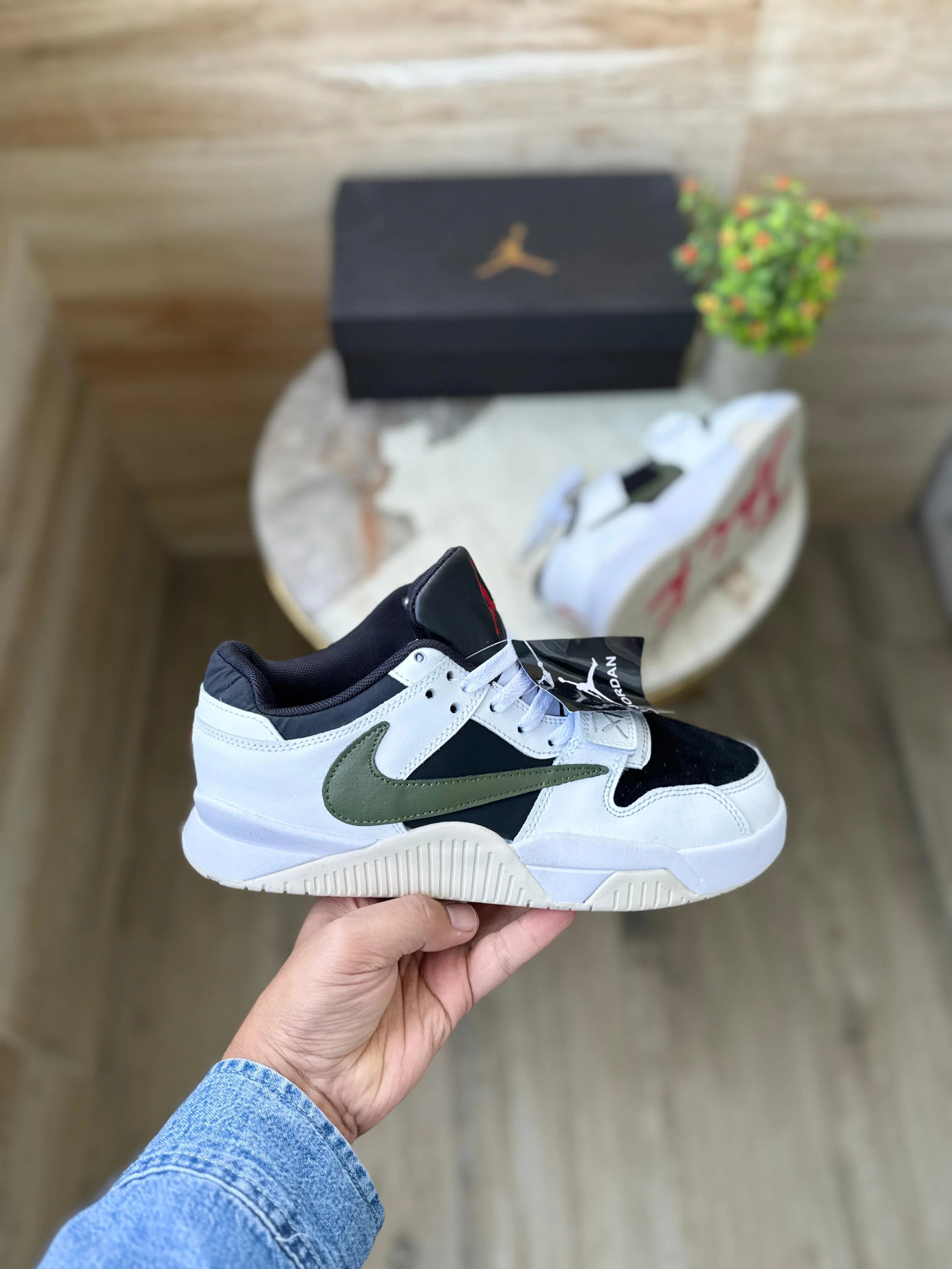 Air Jordans Retro Travis Scott "Cut the Check" Noire – Suede Sneakers (EU 40–45)