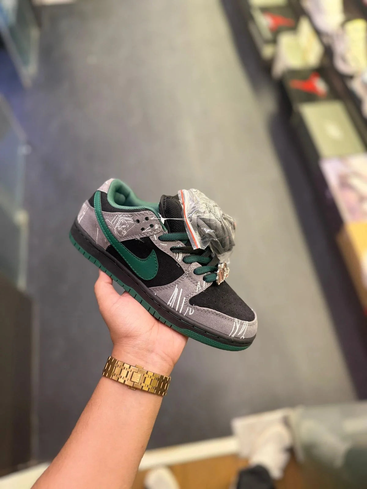 Nike SB Dunk Skateboard Sneakers Black Grey Green (40–45)