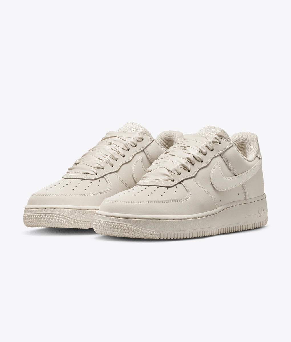 Nike AIR FORCE 1 RETRO PREMIUIM