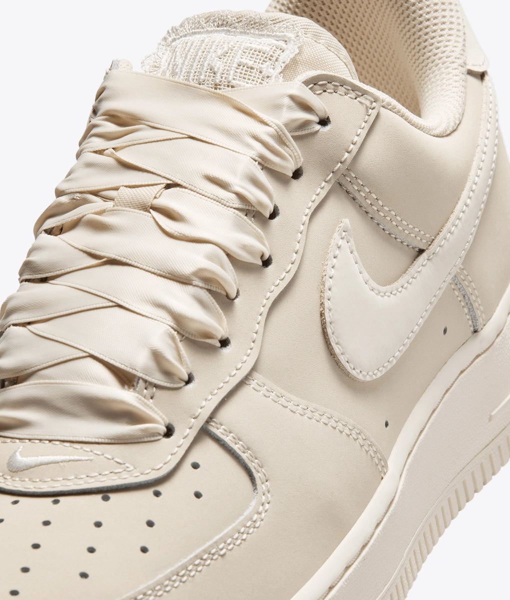 Nike AIR FORCE 1 RETRO PREMIUIM